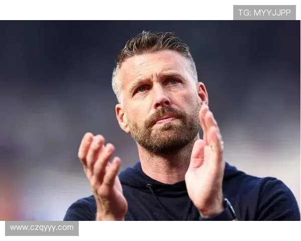 卢顿主帅布鲁姆菲尔德被解雇本赛季英甲战绩仅为5胜1平5负